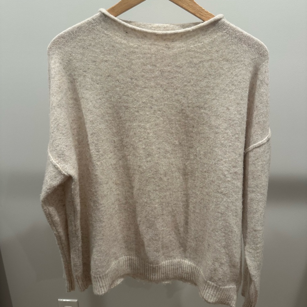 nuuds Women's Cream Crew Neck Sweater